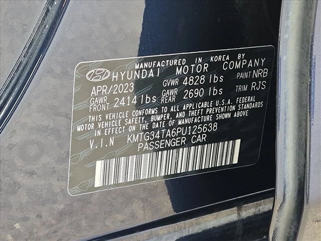 Used 2023 Genesis G70 2.0T AWD/4WD image 25