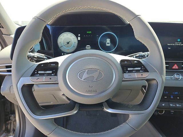 Certified 2025 Hyundai Elantra SEL image 18