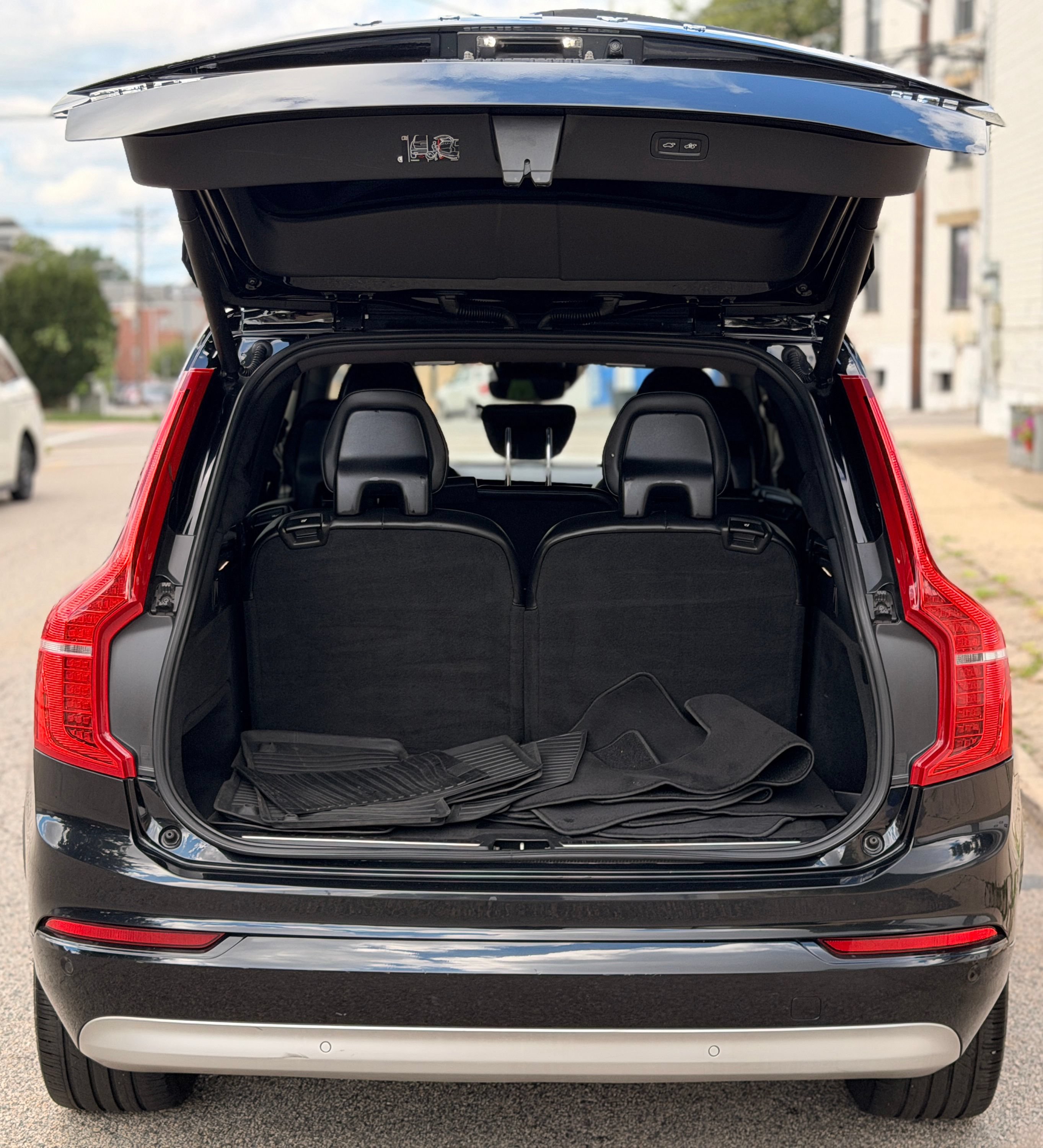 Used 2022 Volvo XC90 T5 Momentum w/ Climate Package AWD/4WD image 7