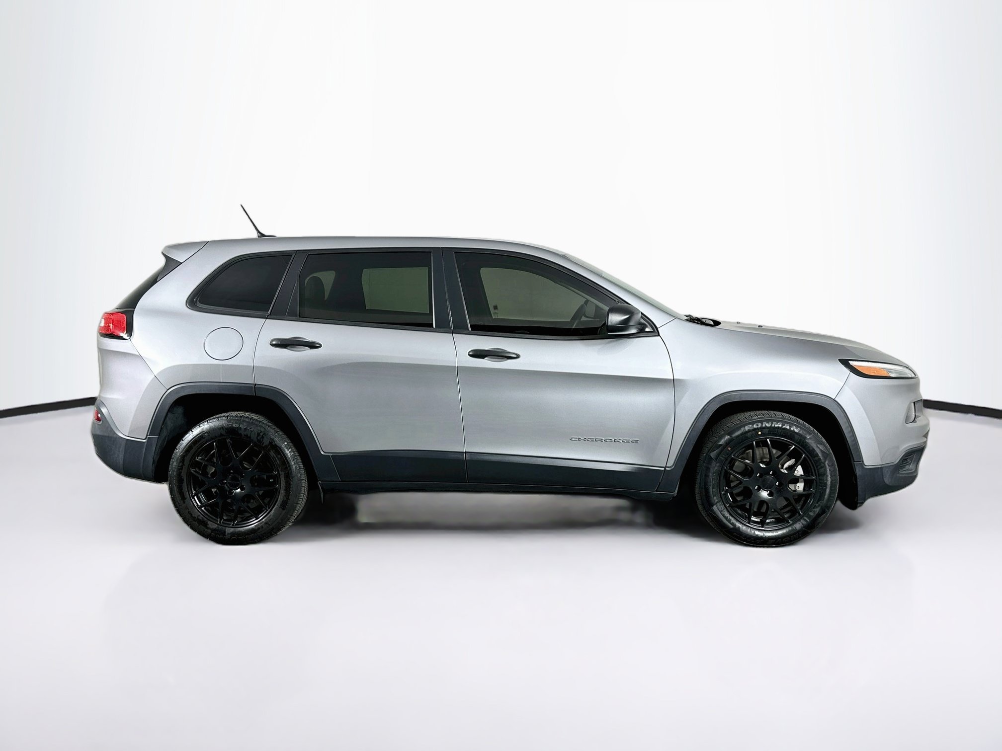 Used 2015 Jeep Cherokee Sport FWD image 10