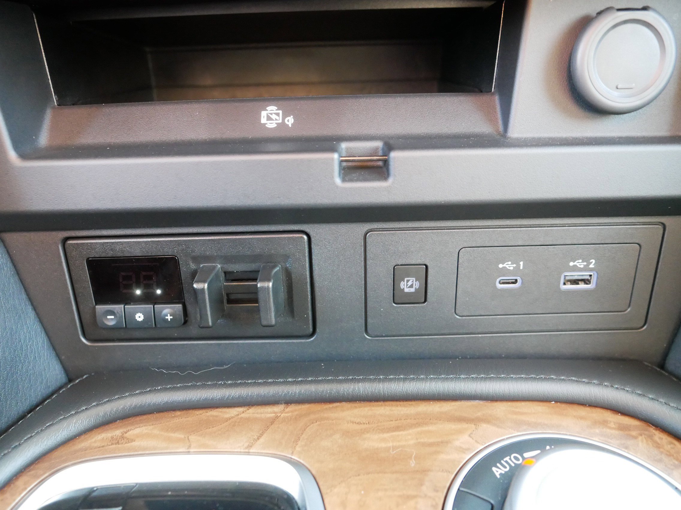 Certified 2024 Nissan Armada SL w/ Captain's Chairs Package image 38