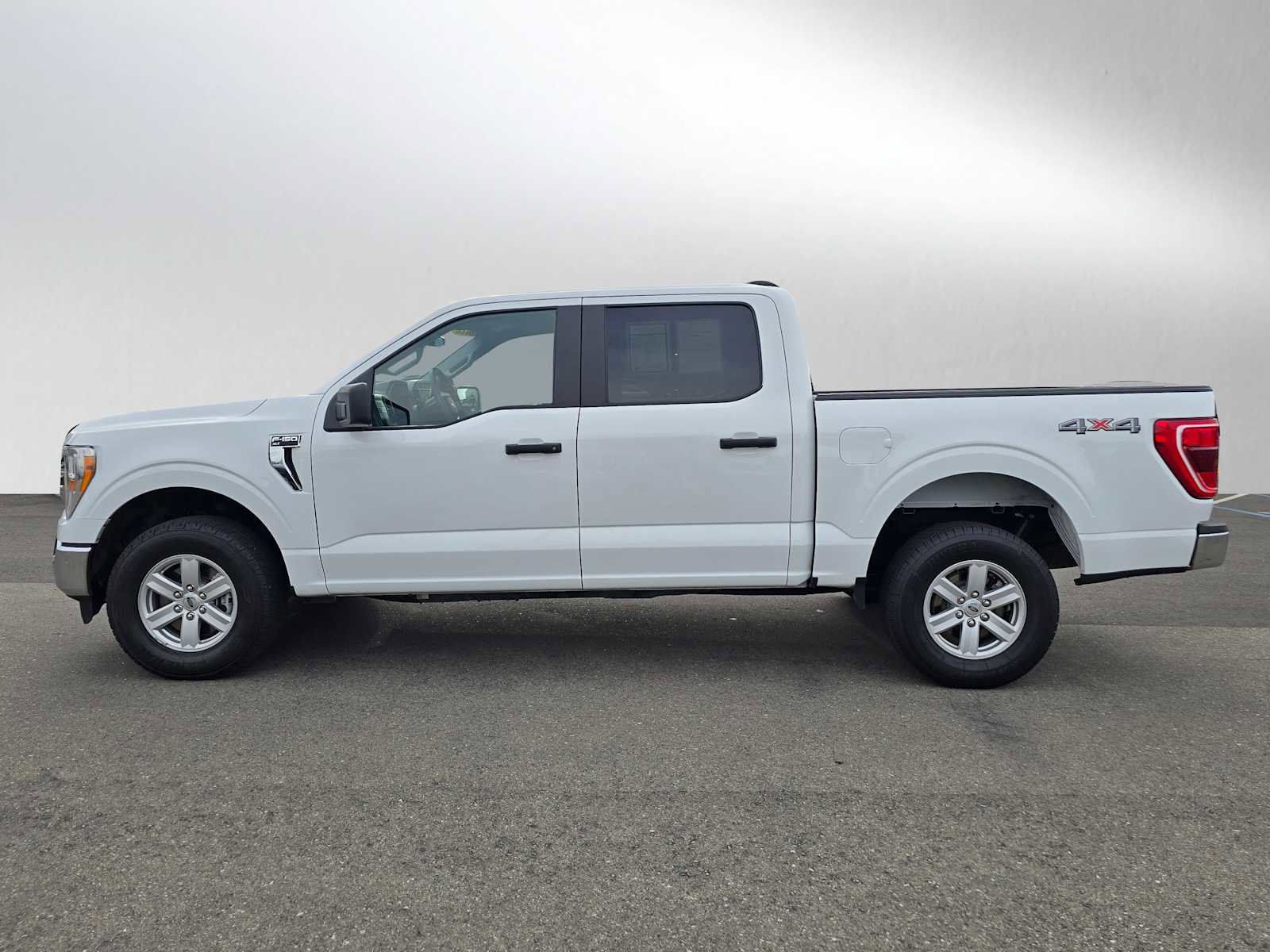 Used 2022 Ford F150 XLT w/ Trailer Tow Package image 6