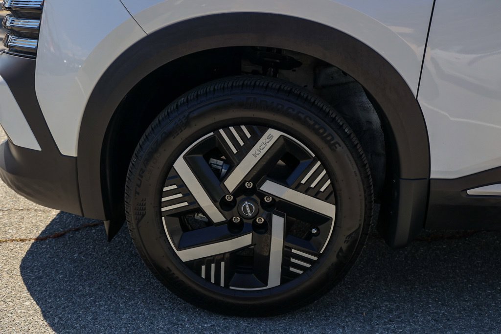 New 2026 Nissan Kicks SV FWD image 11