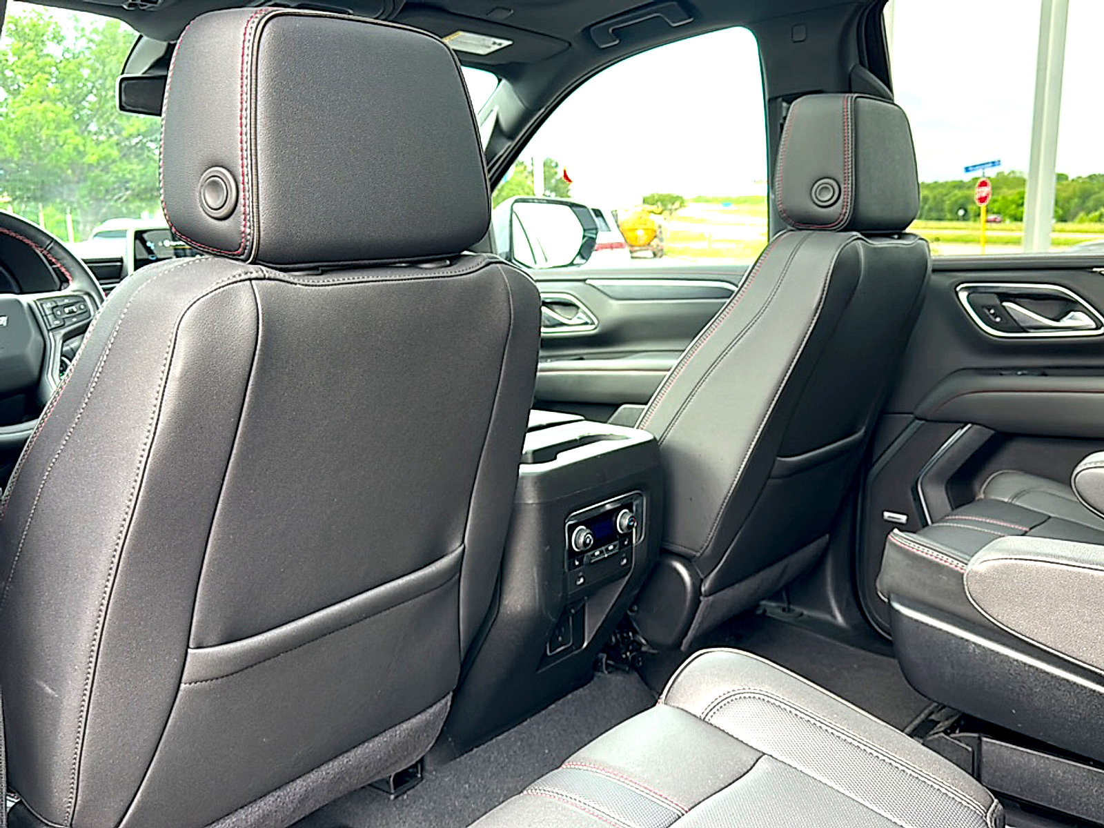 Used 2024 Chevrolet Tahoe RST w/ Luxury Package AWD/4WD image 18