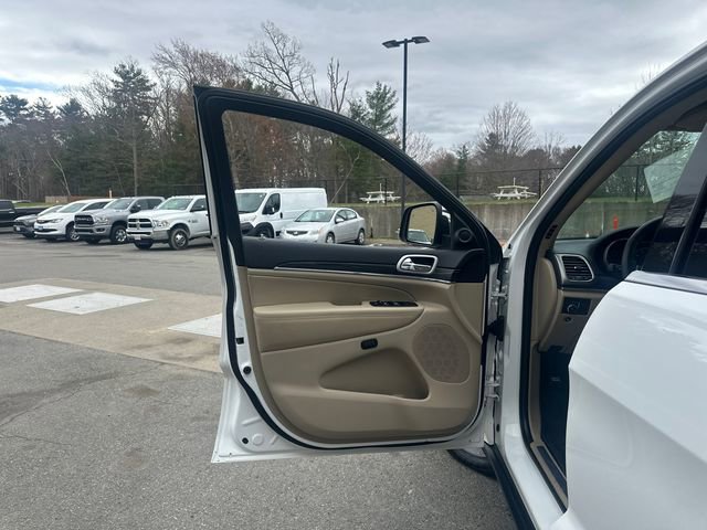 Used 2019 Jeep Grand Cherokee Limited w/ Luxury Group II image 24