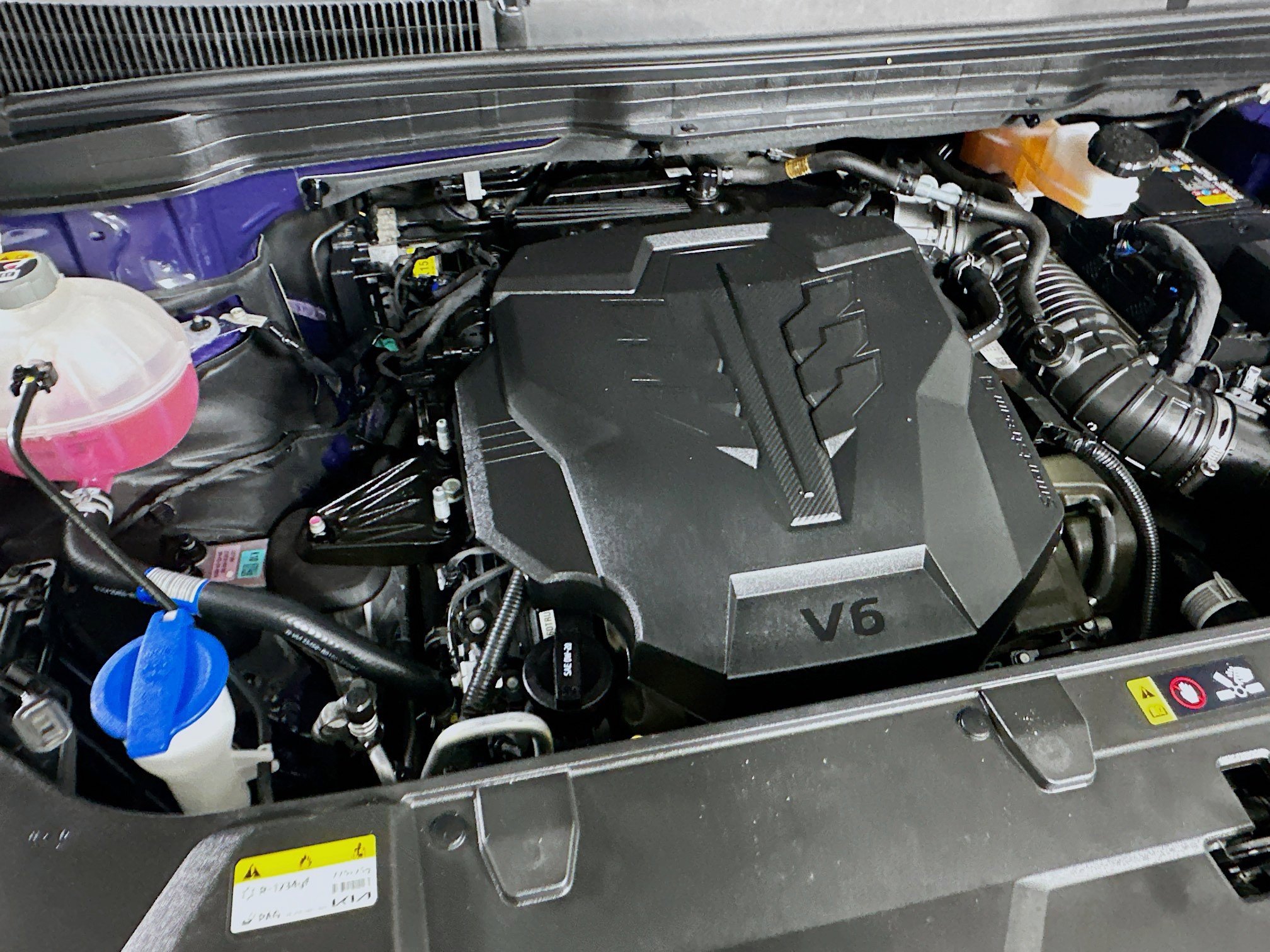 Used 2024 Kia Carnival LX image 32