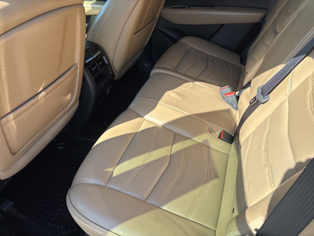 Used 2017 Cadillac XT5 Platinum w/ Driver Assist Package image 11
