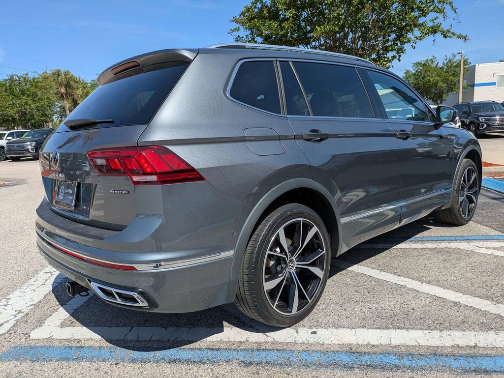 Used 2022 Volkswagen Tiguan SEL R-Line AWD/4WD image 6