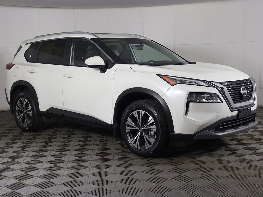 Used 2023 Nissan Rogue SV w/ SV Premium B Package image 2