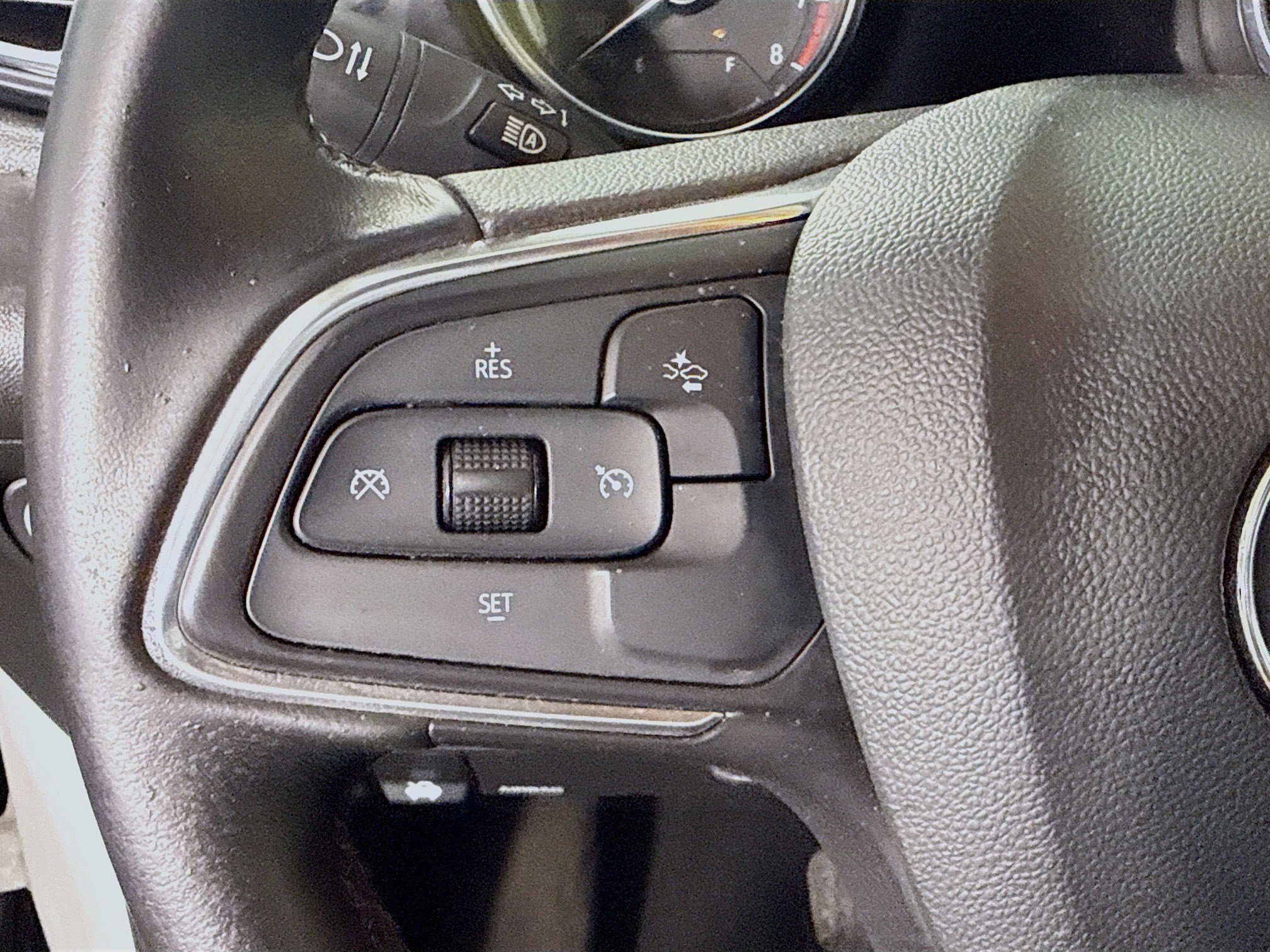 Used 2020 Buick Encore GX Select w/ Experience Buick Package image 14