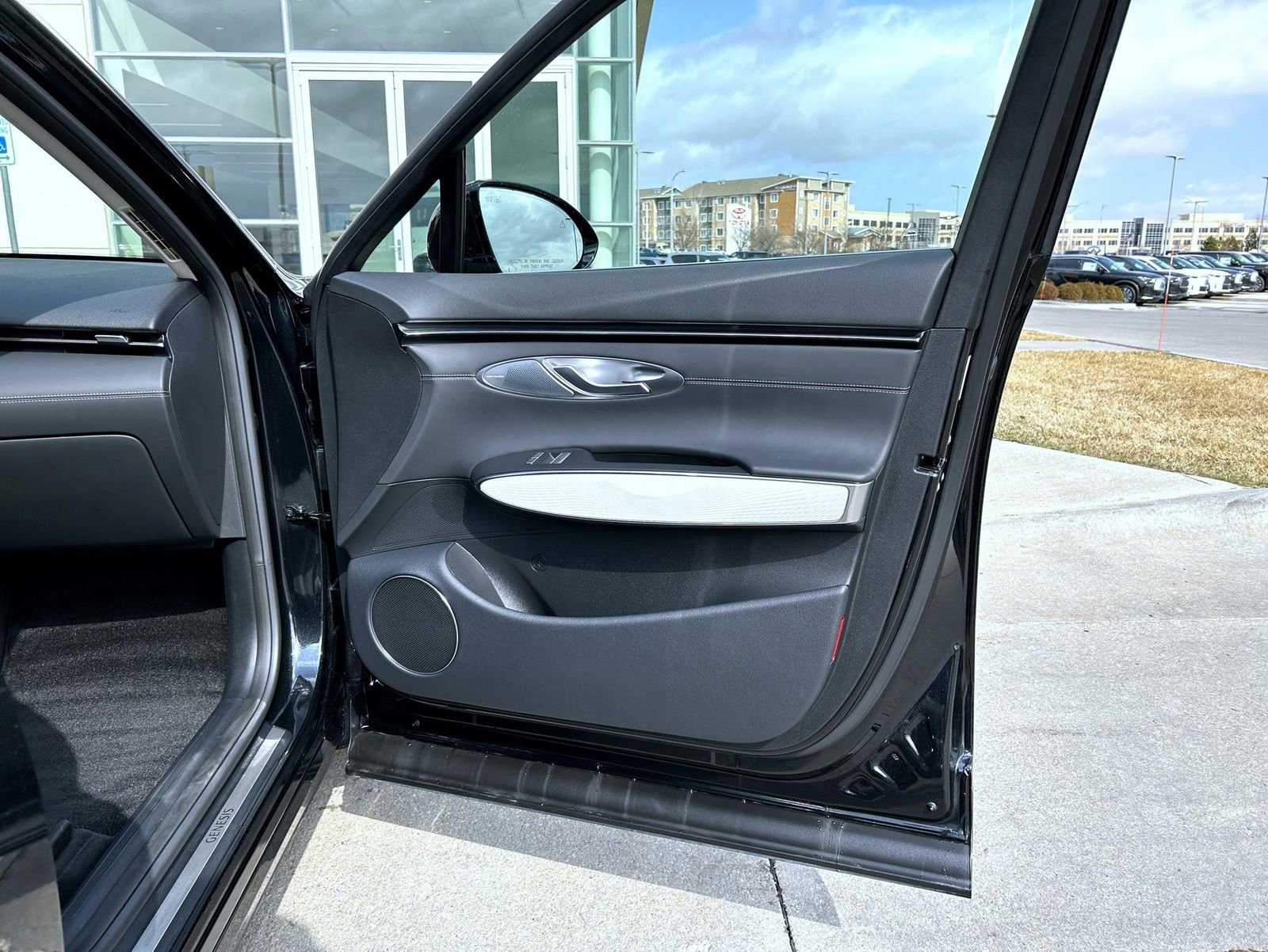 Used 2026 Genesis GV70 2.5T Advanced image 16