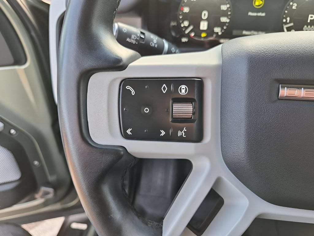Used 2024 Land Rover Defender 130 X-Dynamic SE AWD/4WD image 36