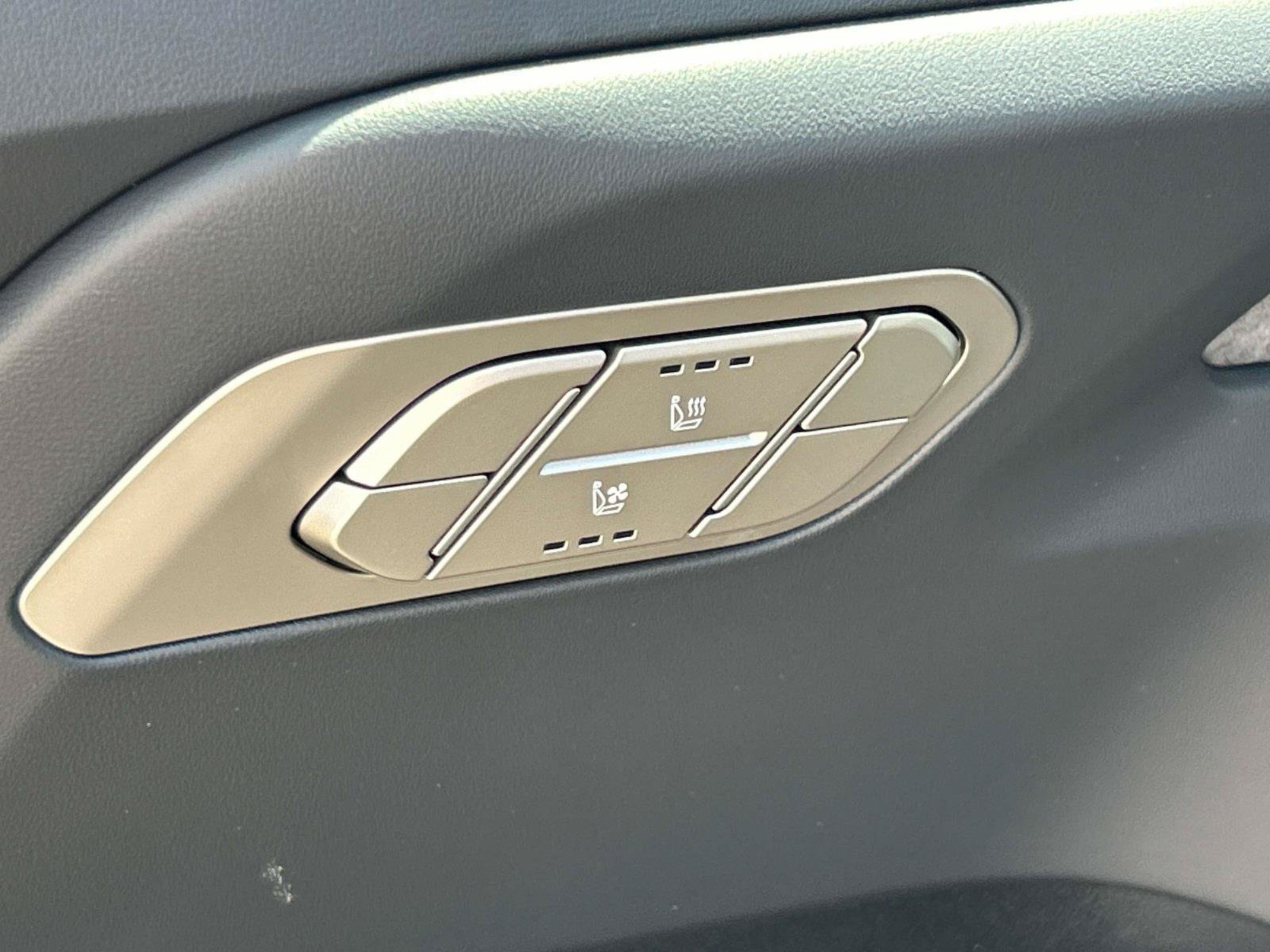 New 2027 Kia Telluride EX FWD image 18