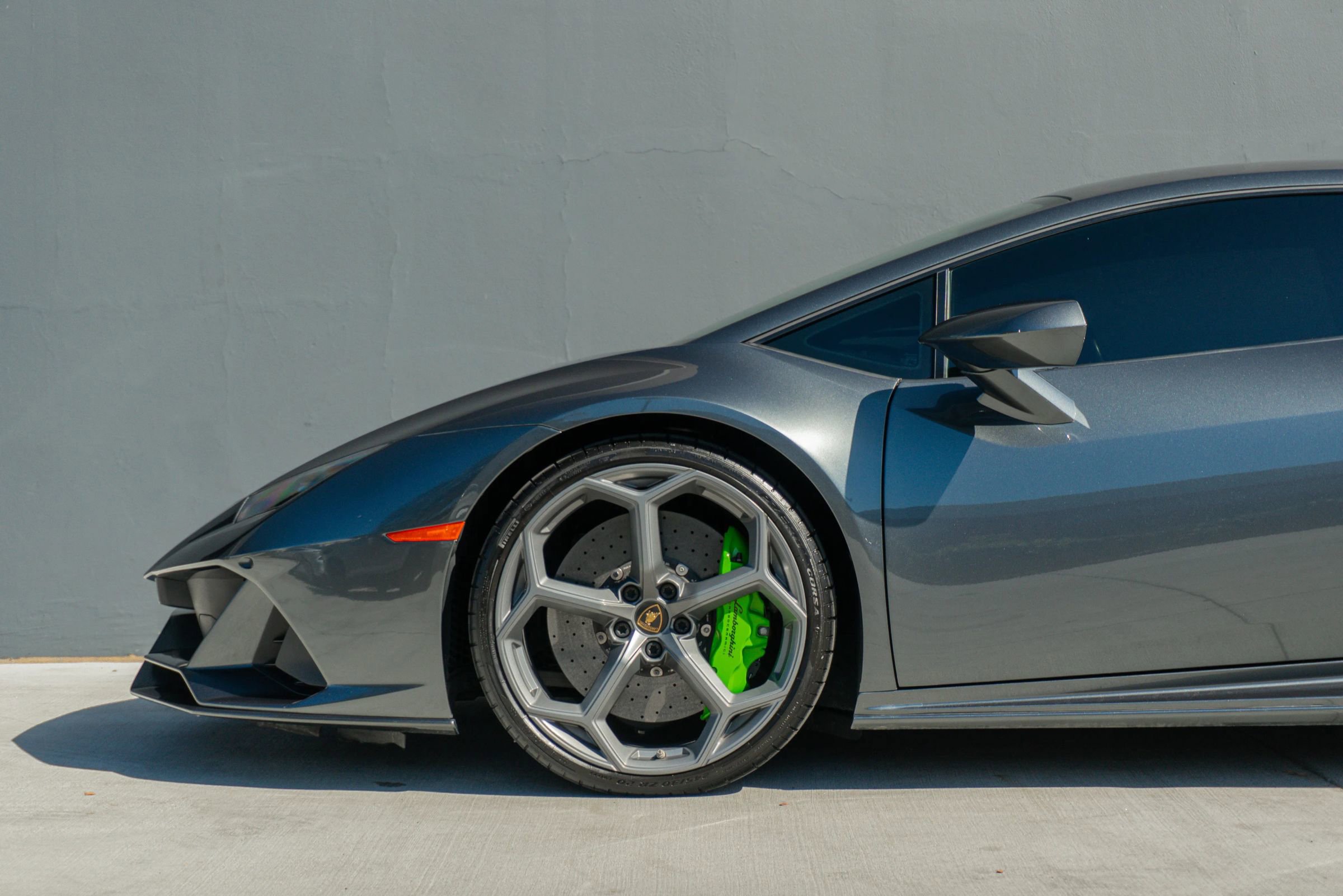 Used 2020 Lamborghini Huracan EVO image 14