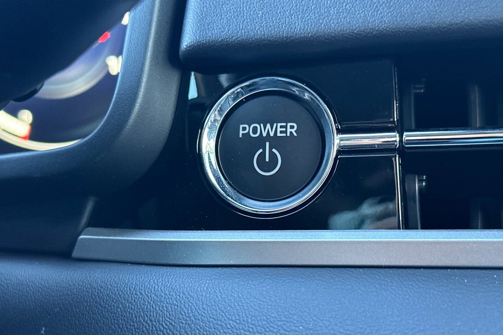 New 2025 Mitsubishi Outlander SE image 22