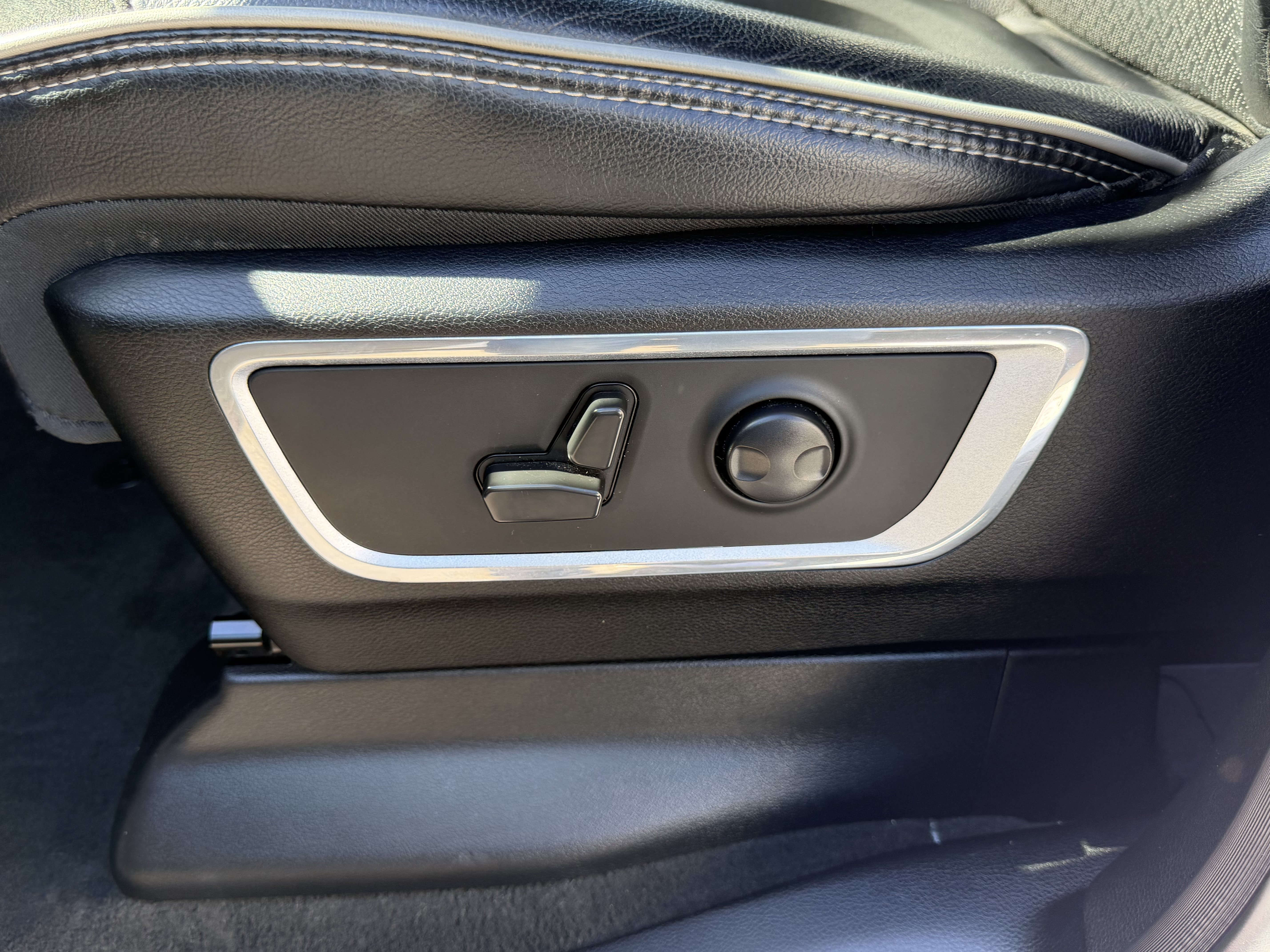 Certified 2022 RAM 1500 Laramie w/ Sport Appearance Package AWD/4WD image 23