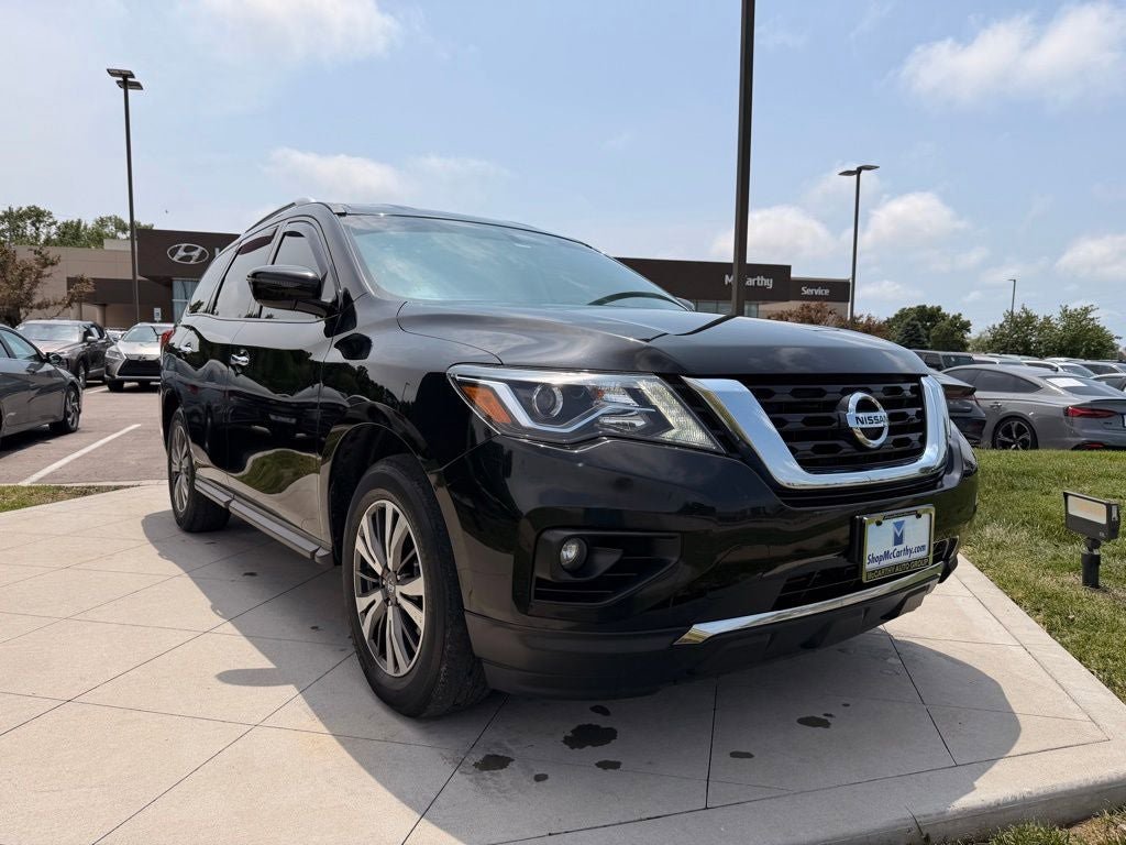 Used 2017 Nissan Pathfinder SV AWD/4WD image 7