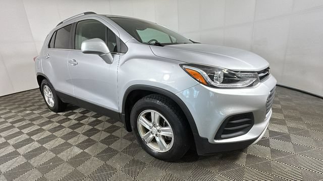 Used 2017 Chevrolet Trax LT w/ LT Convenience Package FWD video 2