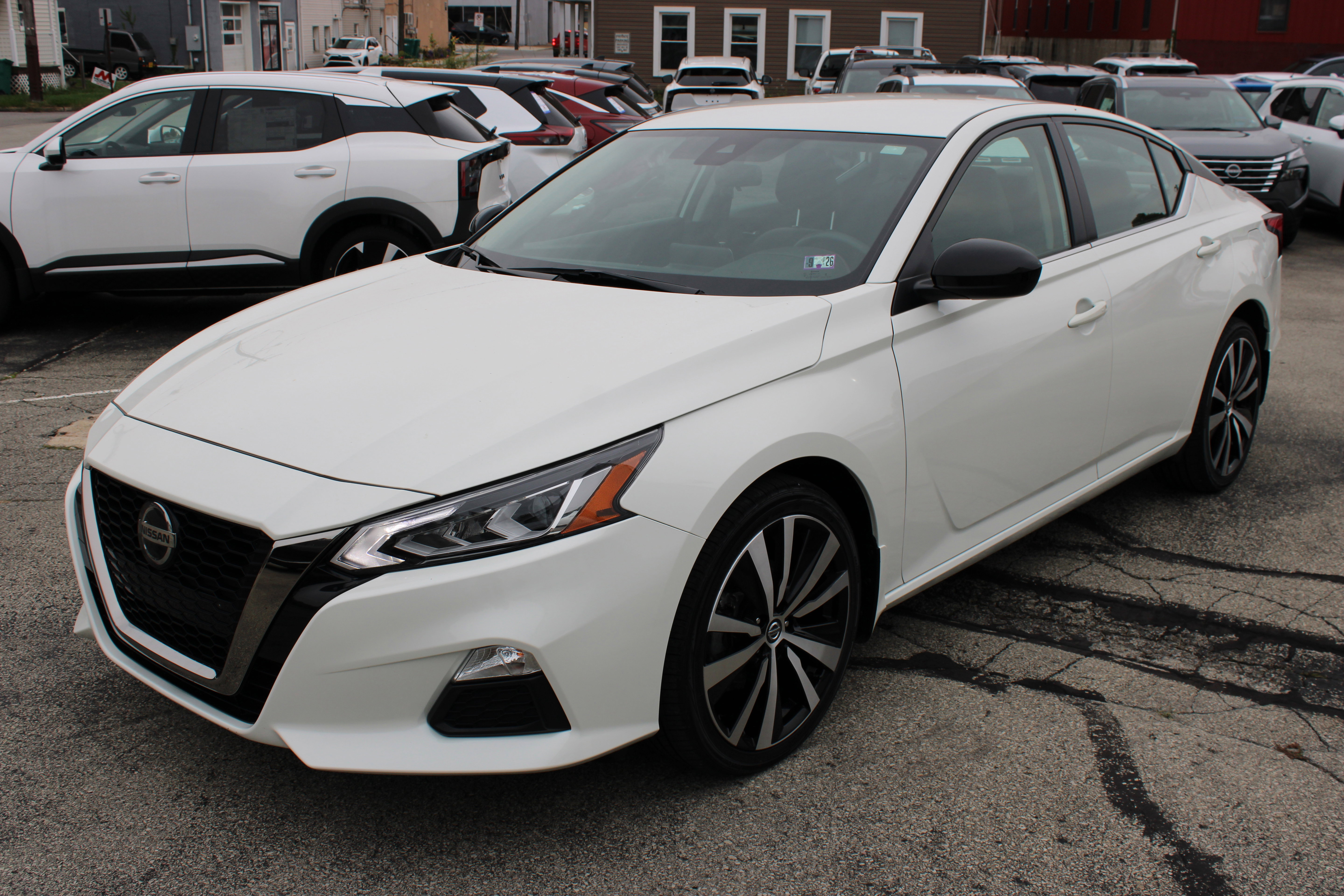 Certified 2022 Nissan Altima 2.5 SR image 1