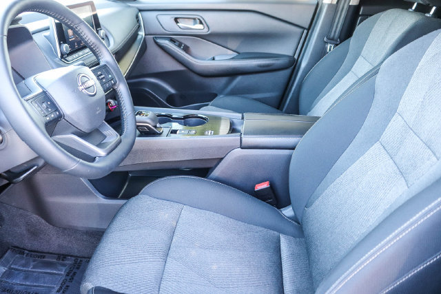 Used 2026 Nissan Rogue SV FWD image 19