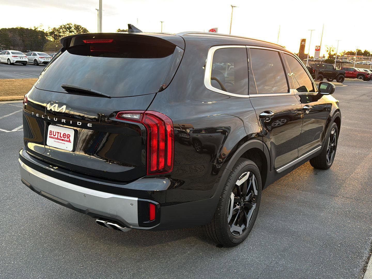 Used 2023 Kia Telluride S w/ S Sunroof Package image 5