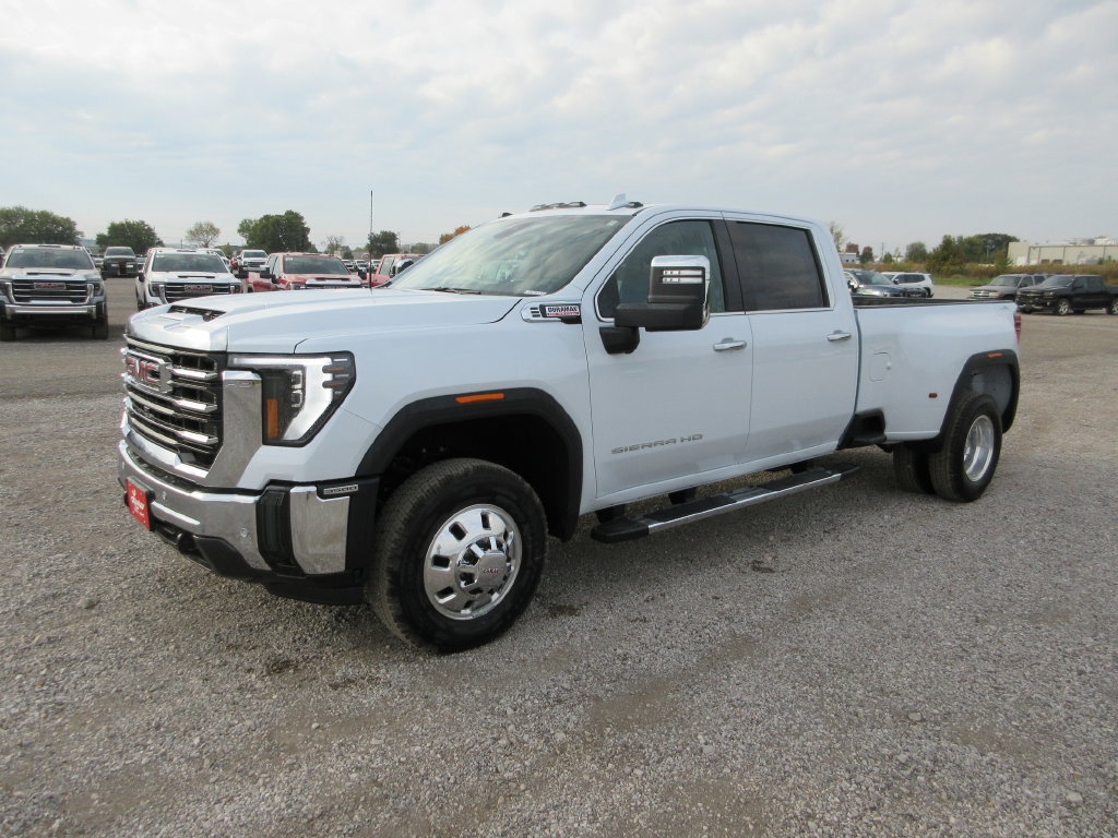 New 2026 GMC Sierra 3500 SLT w/ SLT Premium Package AWD/4WD image 11