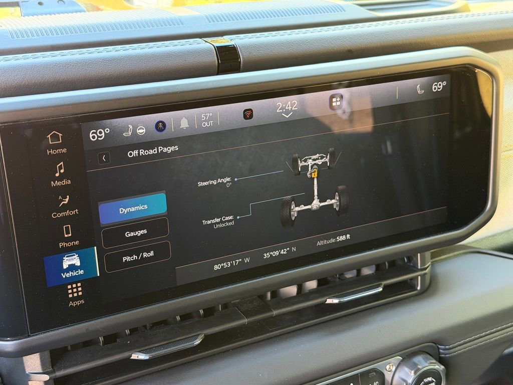 Used 2025 Jeep Wrangler Unlimited Sahara w/ Safety Group image 23