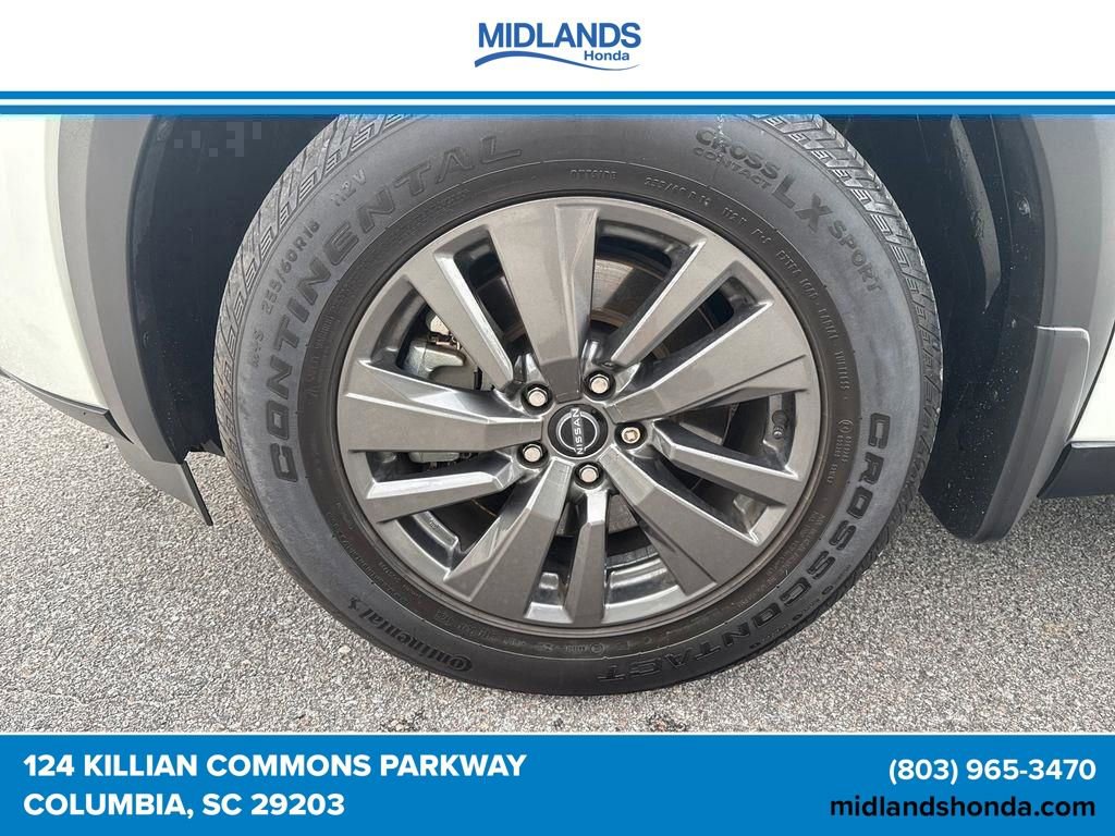 Used 2022 Nissan Pathfinder SV AWD/4WD image 19