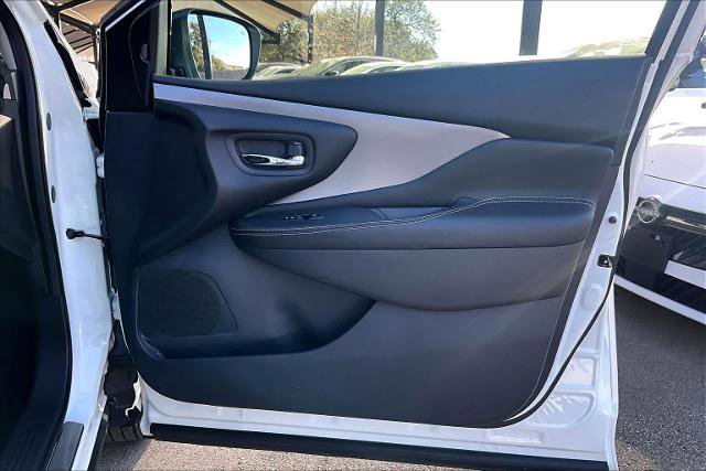 Certified 2024 Nissan Murano SV w/ SV Midnight Edition Package image 21