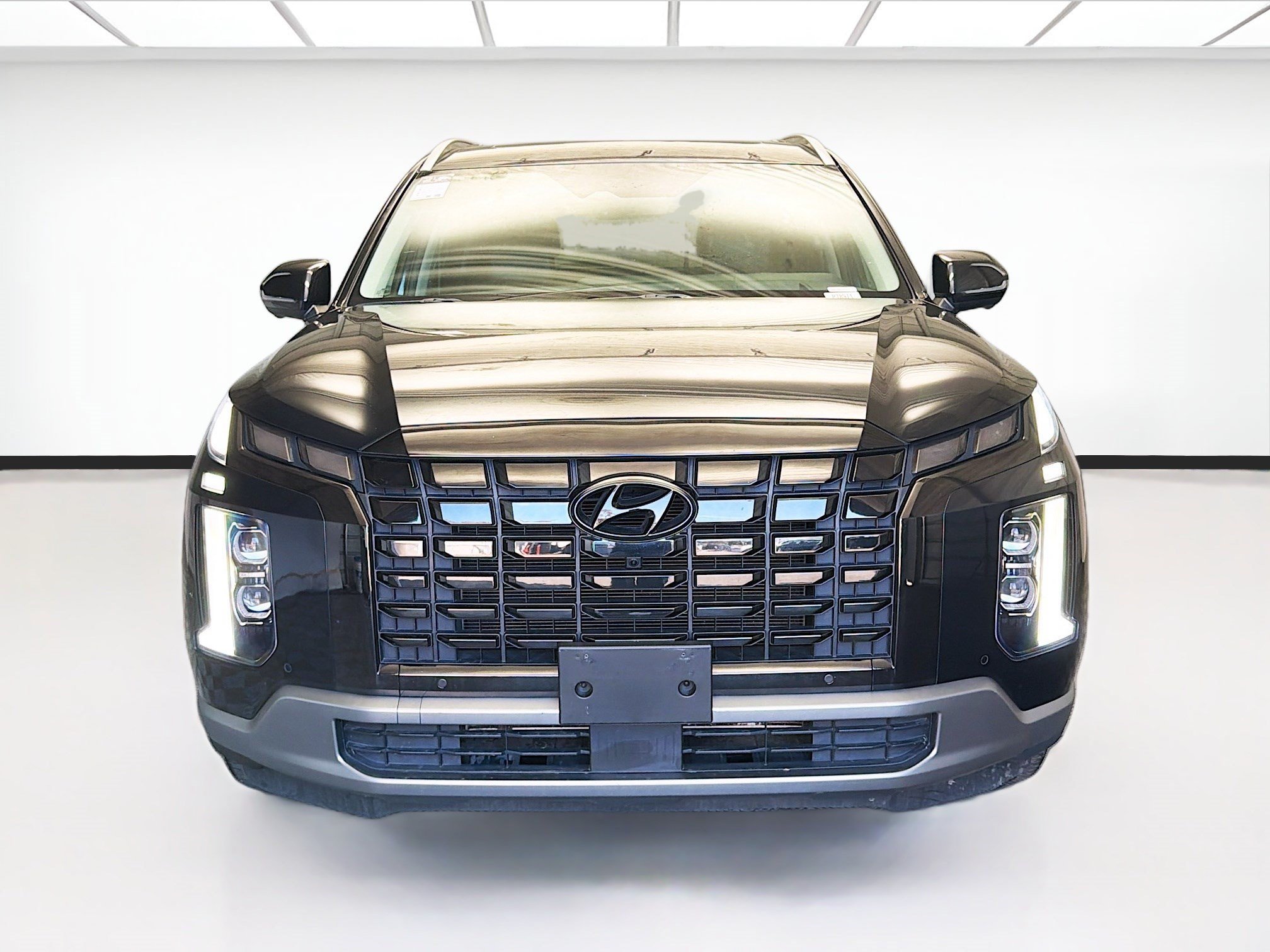 Used 2023 Hyundai Palisade Limited FWD image 2