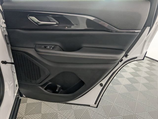 Used 2023 Jeep Grand Cherokee Altitude image 32