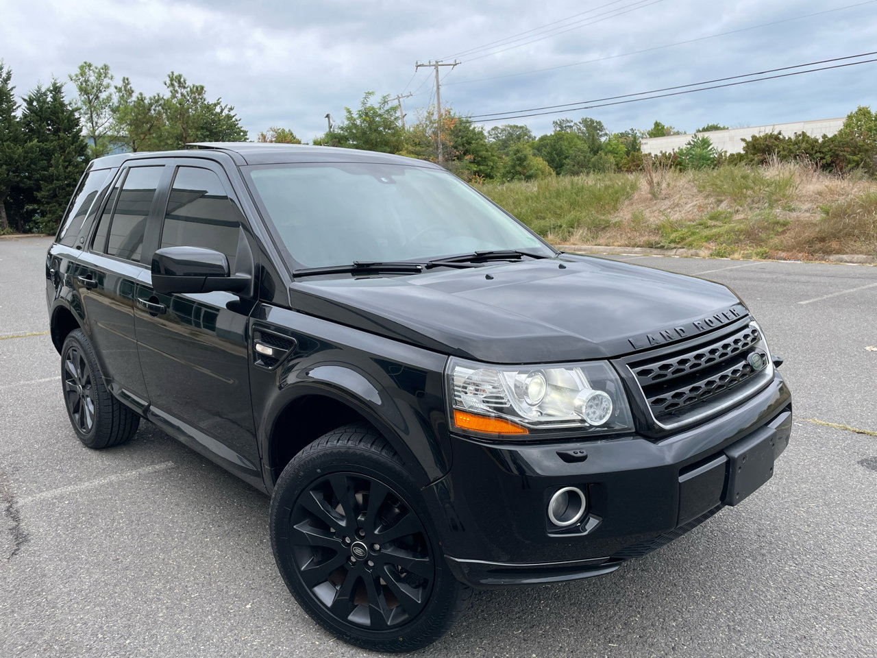 Used 2015 Land Rover LR2 HSE image 1