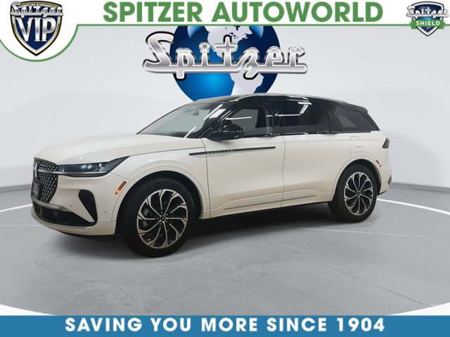 Used 2024 Lincoln Nautilus Reserve image 4