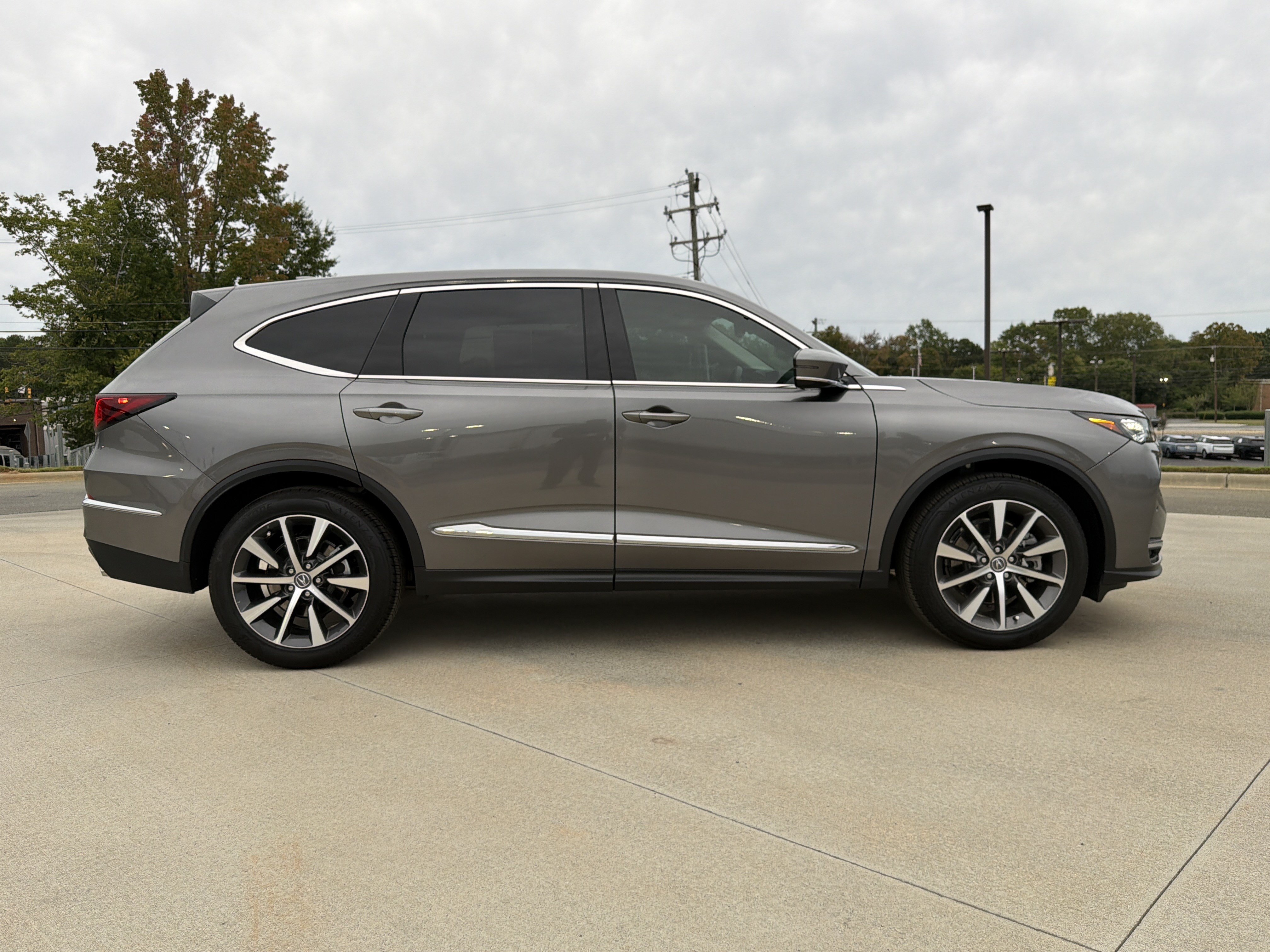 Certified 2026 Acura MDX w/ Technology Package FWD image 18