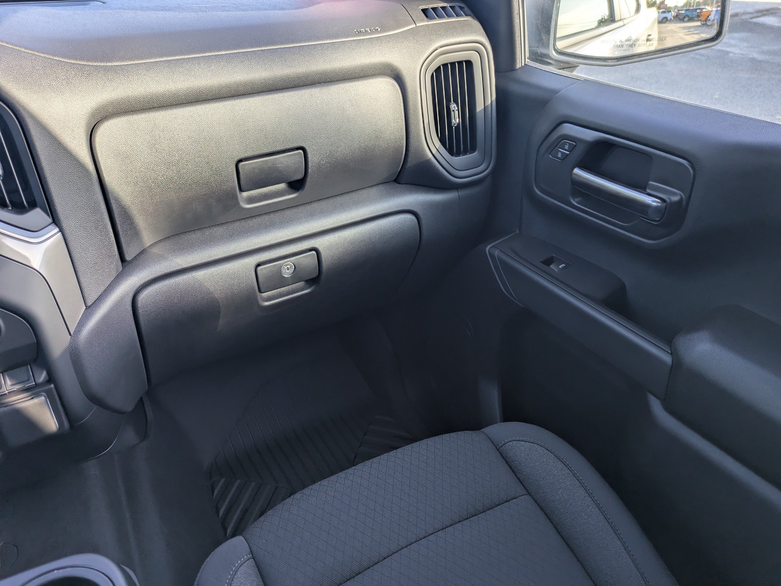 New 2026 Chevrolet Silverado 1500 Custom Trail Boss w/ LPO, Dark Essentials Package AWD/4WD image 17