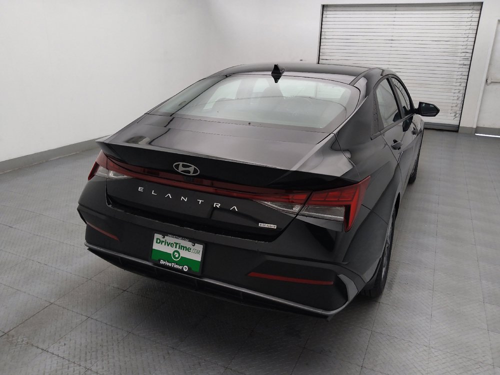Used 2024 Hyundai Elantra Blue FWD image 7