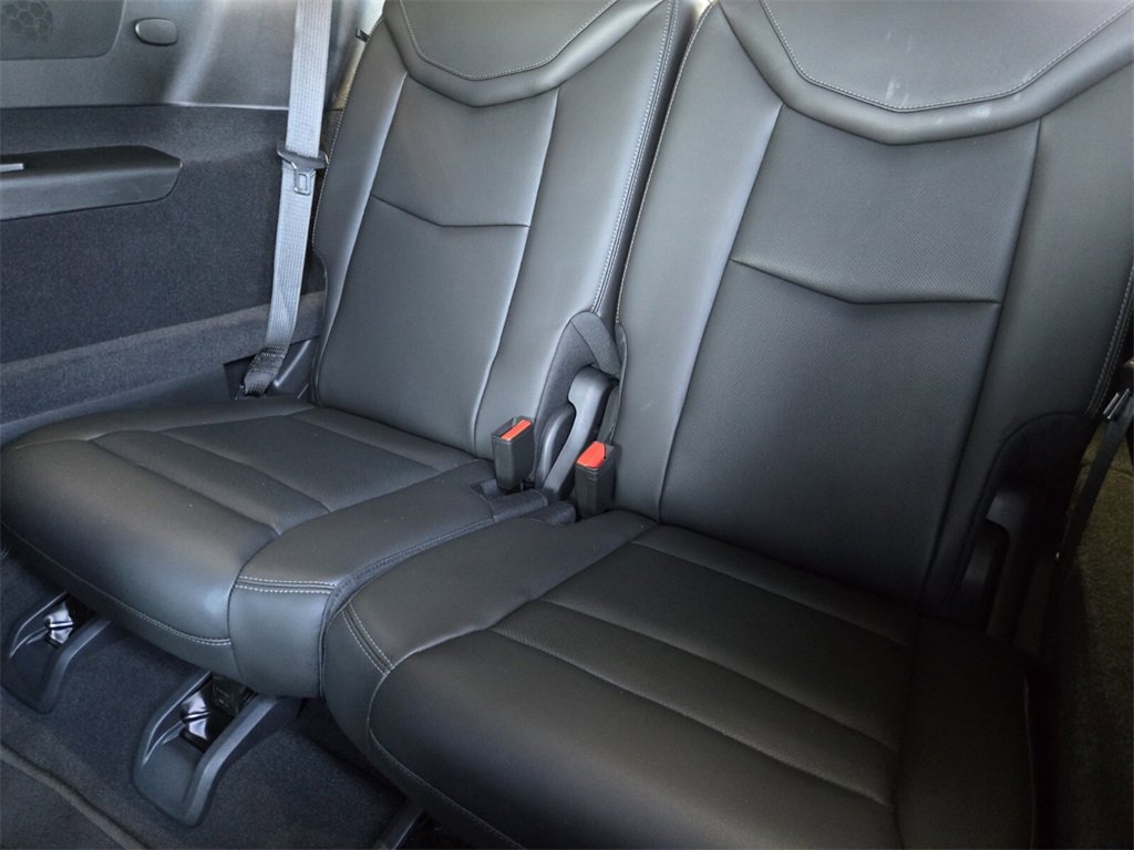 Used 2025 Cadillac XT6 Premium Luxury image 19