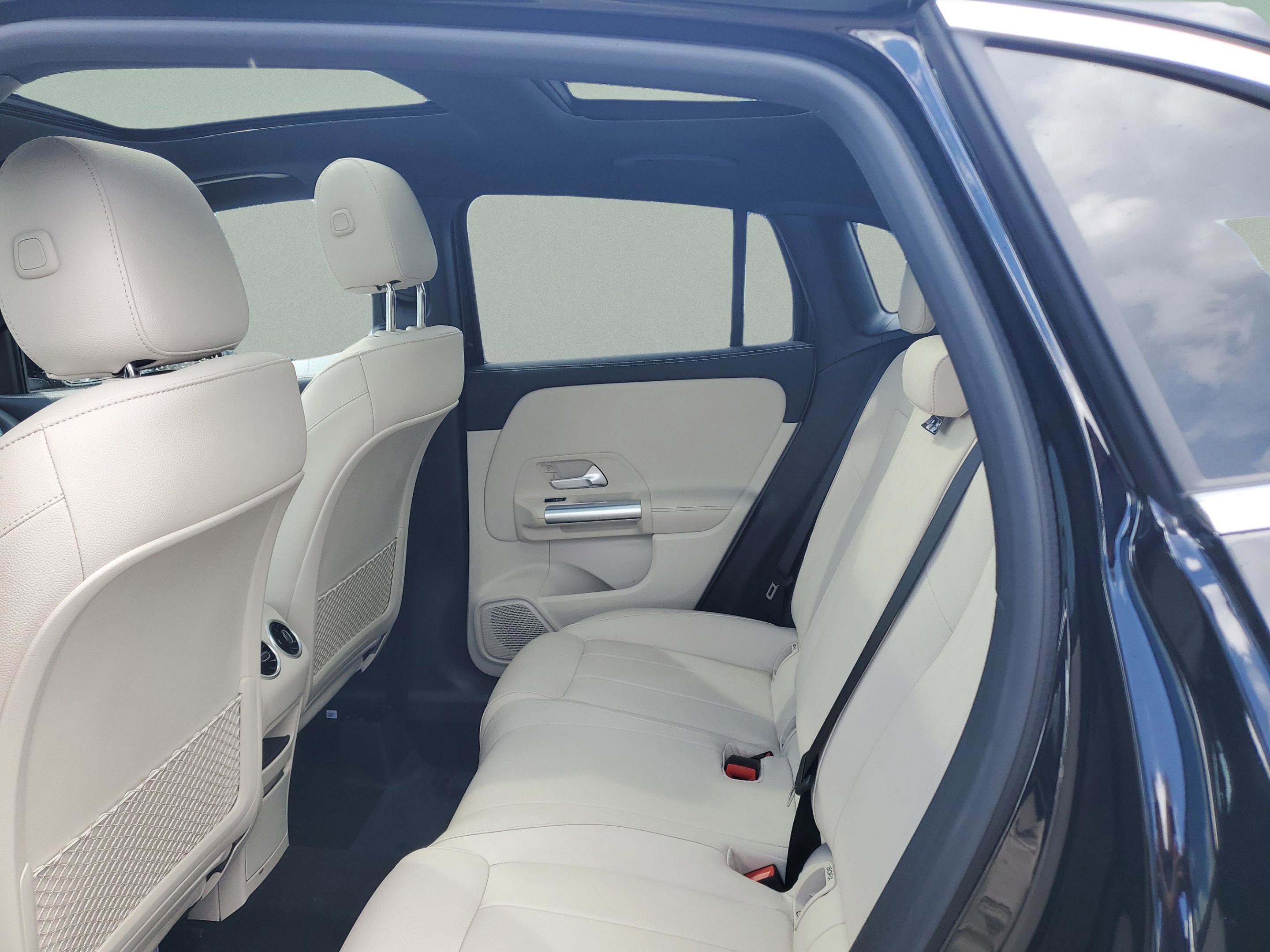 Certified 2025 Mercedes-Benz GLA 250 image 6