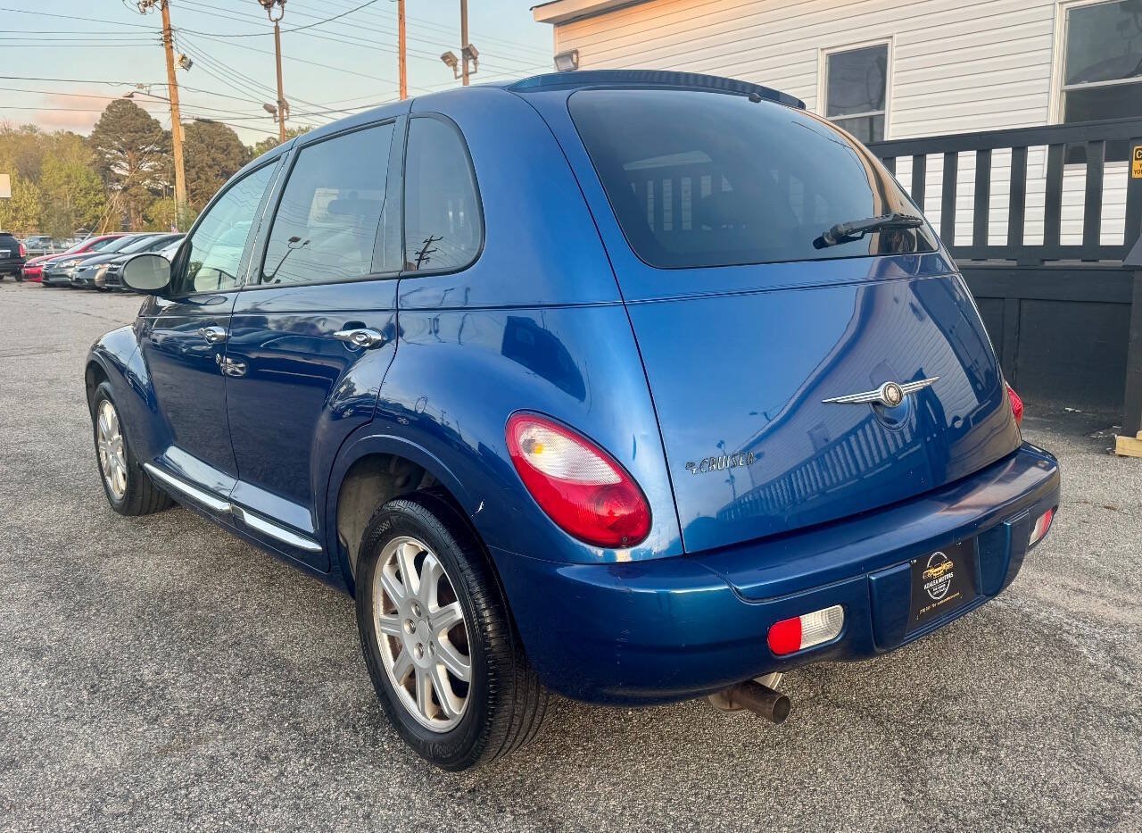 Used 2010 Chrysler PT Cruiser FWD image 3