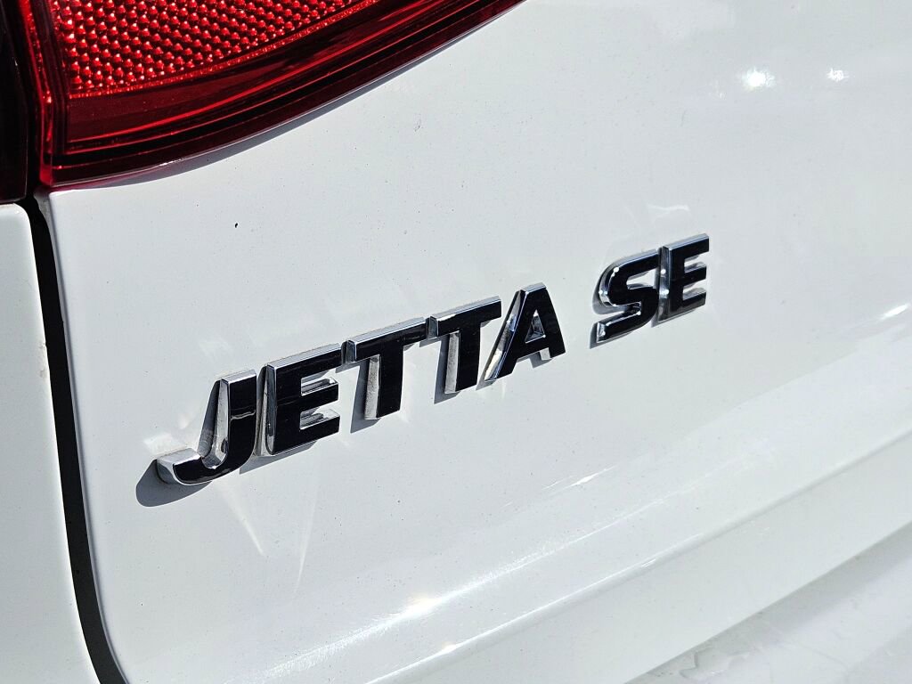 Used 2015 Volkswagen Jetta SE image 11