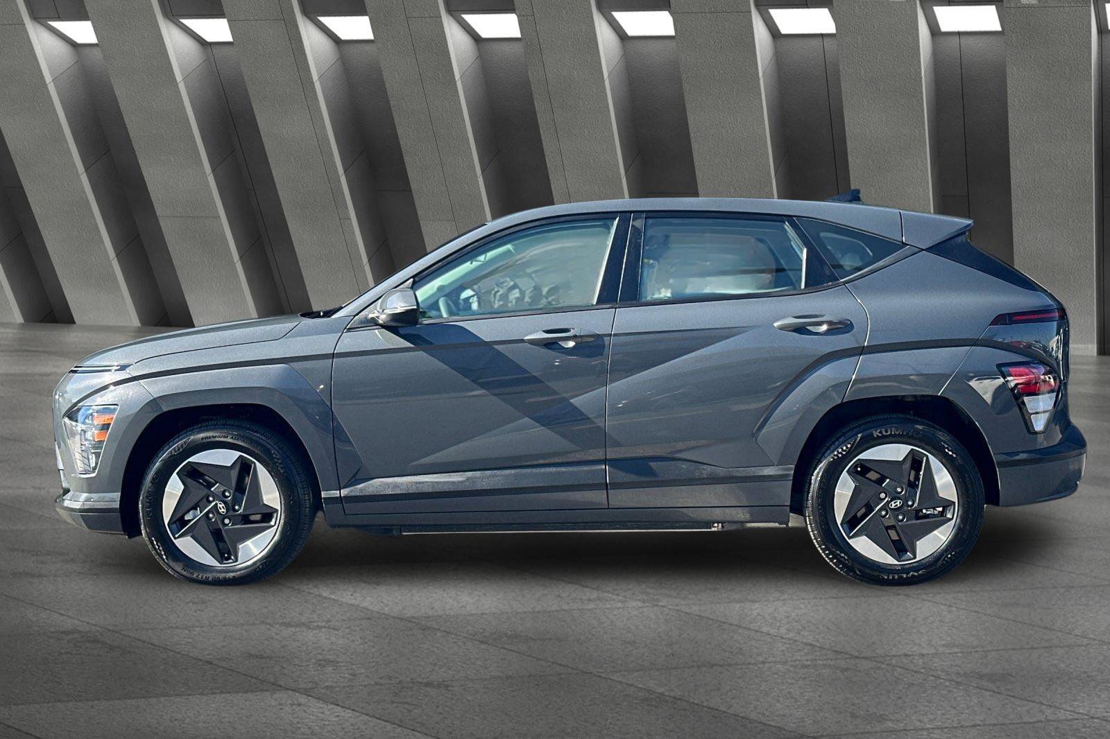 Used 2024 Hyundai Kona SE image 7