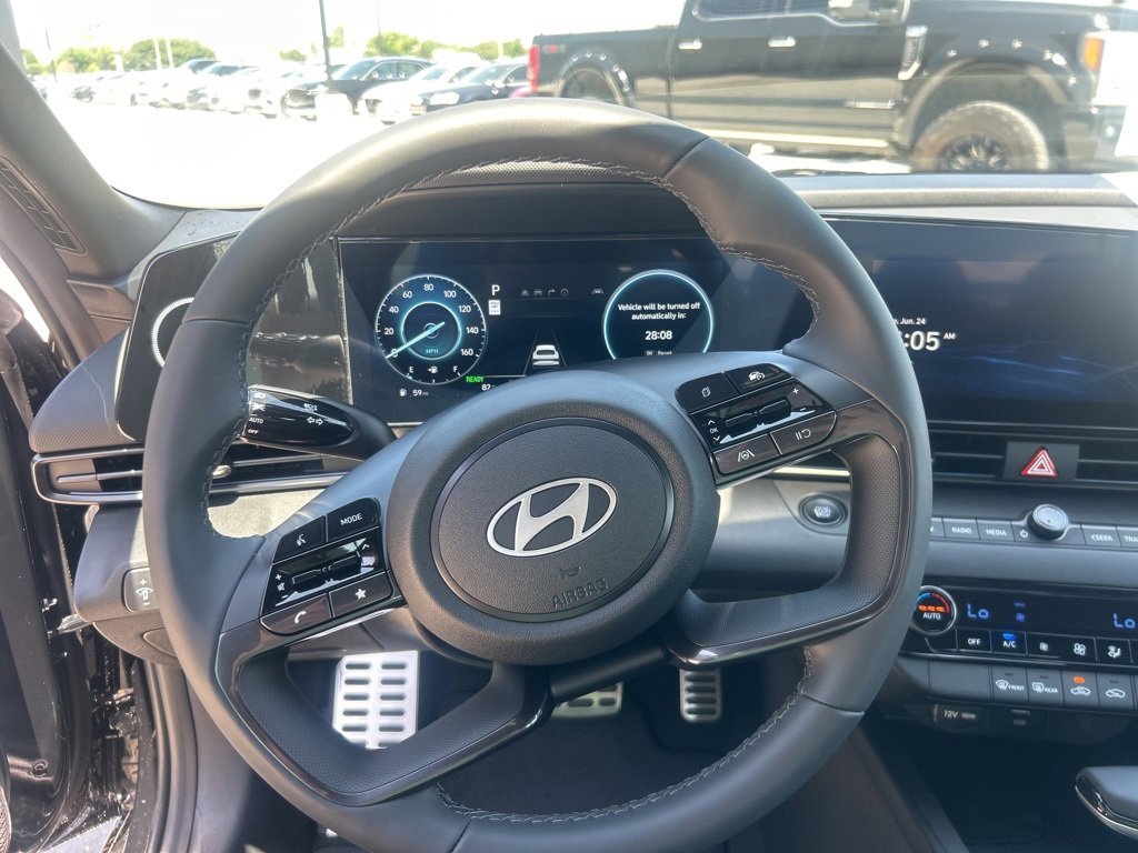 New 2025 Hyundai Elantra SEL image 17