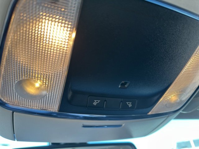 Used 2018 Chrysler 300 Touring L image 11