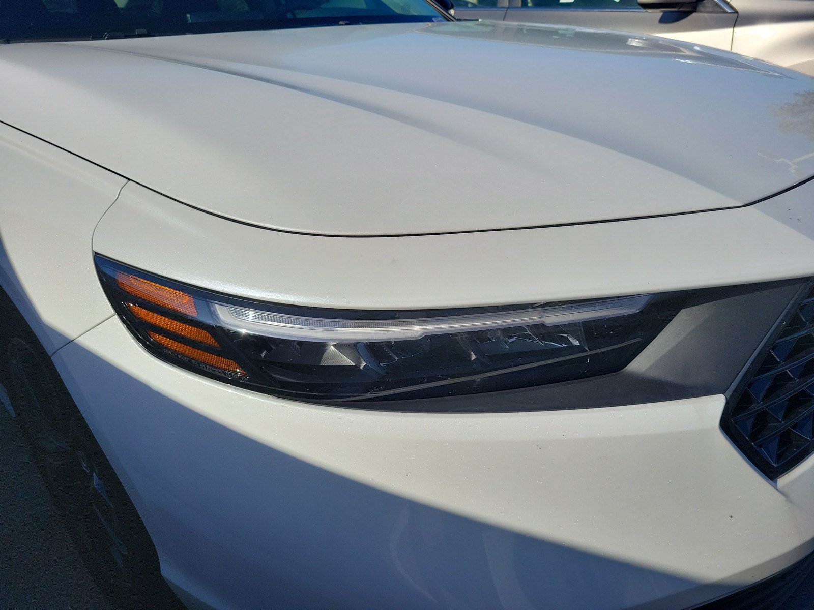 Used 2023 Honda Accord EX-L image 3