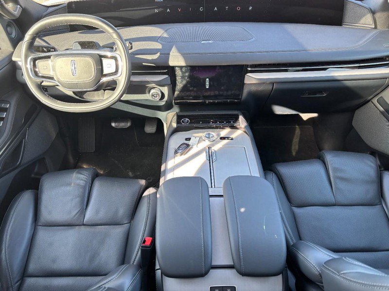 New 2025 Lincoln Navigator L Reserve w/ Jet Appearance Package AWD/4WD image 12
