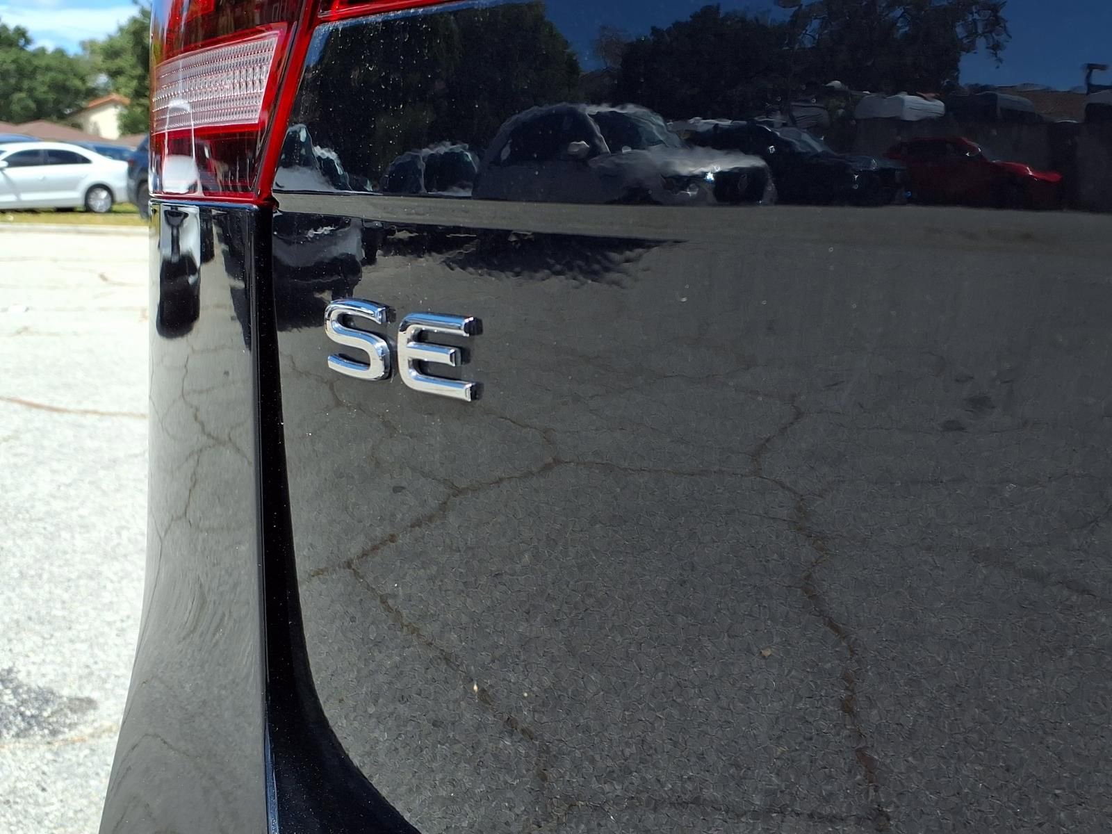 Certified 2023 Volkswagen Tiguan SE FWD image 8