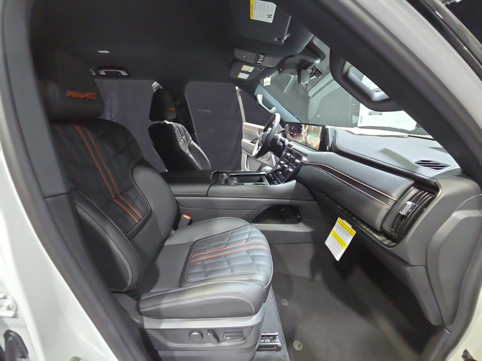 New 2025 Nissan Armada PRO-4X AWD/4WD image 19