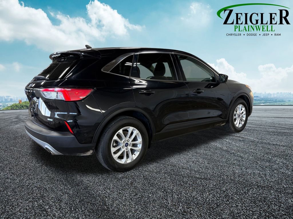 Used 2020 Ford Escape SE image 9