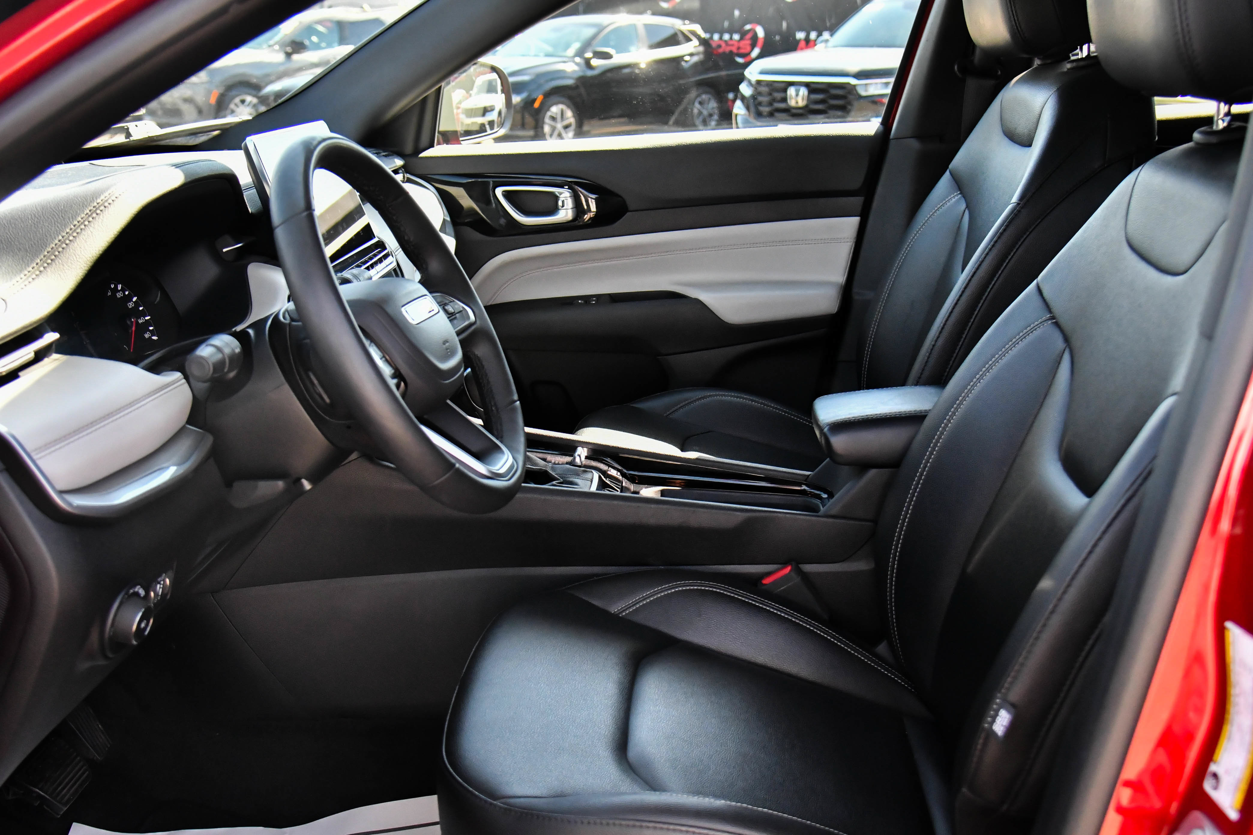 Used 2025 Jeep Compass Limited AWD/4WD image 18