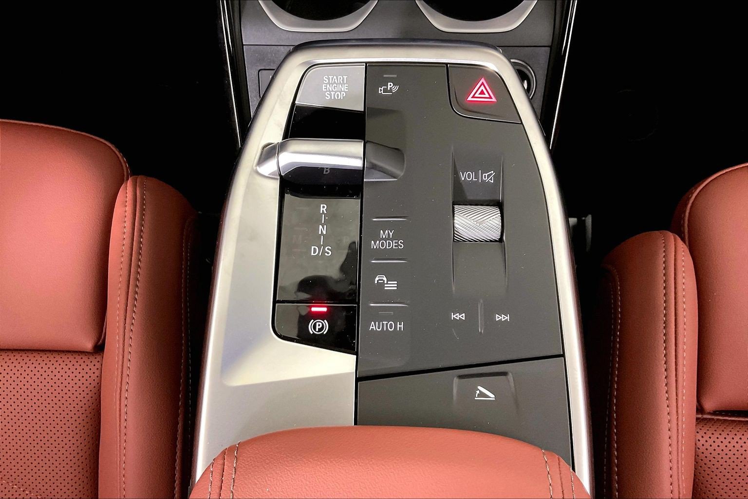 New 2026 BMW X2 xDrive28i AWD/4WD image 10